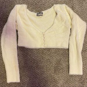 Soft fuzzy long sleeve crop top 🐚